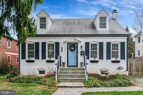 5210 25th Pl N, Arlington, VA 22207