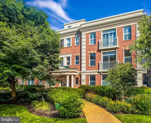 1555 N Colonial Ter #601, Arlington, VA 22209