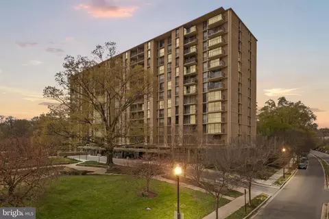 4600 S Four Mile Run Dr #207, Arlington, VA 22204