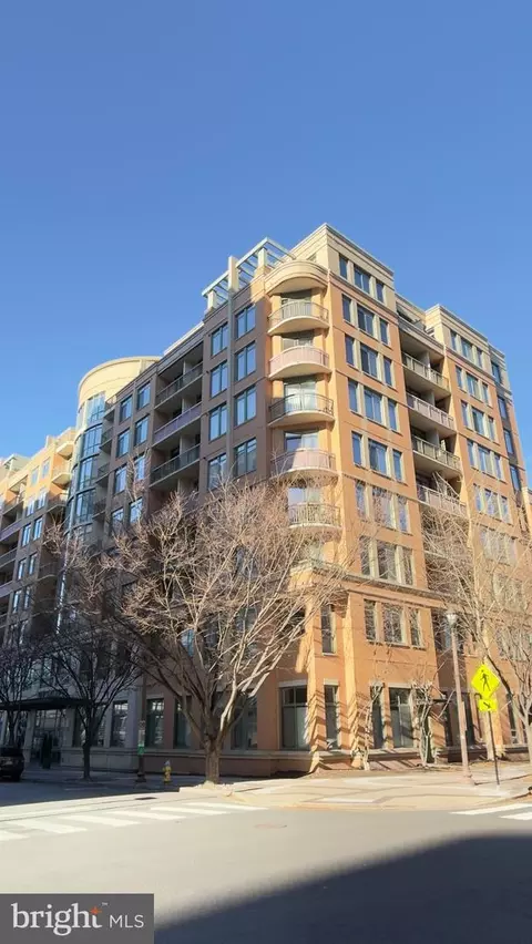 3625 10th St N #703, Arlington, VA 22201