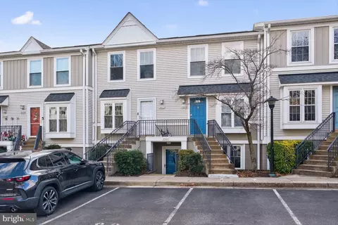 3854 9th Rd S #3854, Arlington, VA 22204