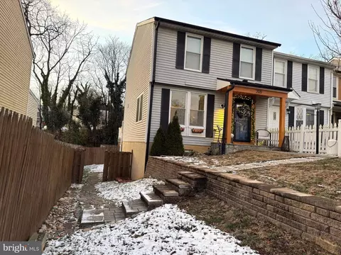 2120 S Lowell St, Arlington, VA 22204