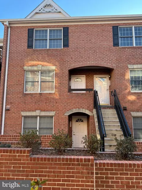 6924 Fairfax Dr #404, Arlington, VA 22213