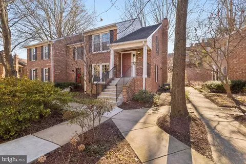 2452 S Walter Reed Dr #3, Arlington, VA 22206