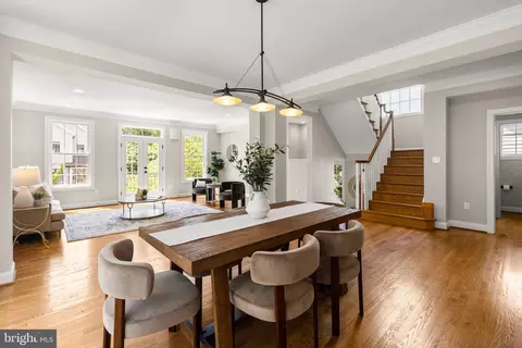 127 S Highland St, Arlington, VA 22204