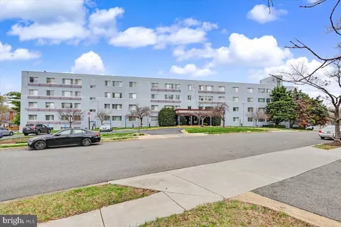 3601 5th St S #203, Arlington, VA 22204