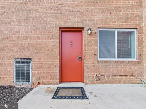 3404 25th St S #34, Arlington, VA 22206