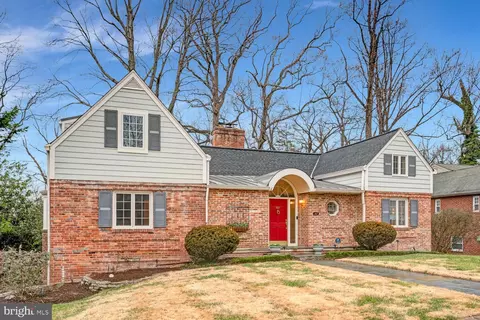 4827 27th Pl N, Arlington, VA 22207