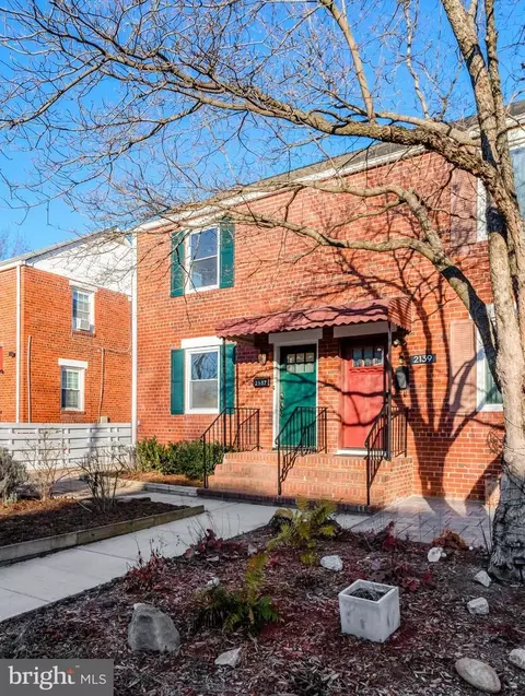 2137 S Pollard St, Arlington, VA 22204