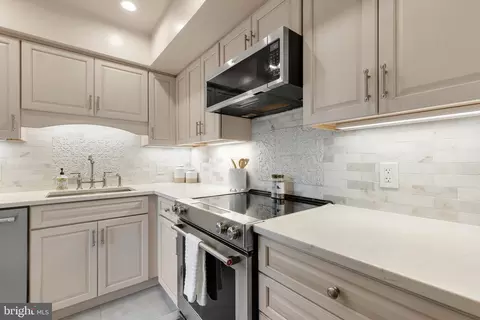 4627 36th St S #A1, Arlington, VA 22206