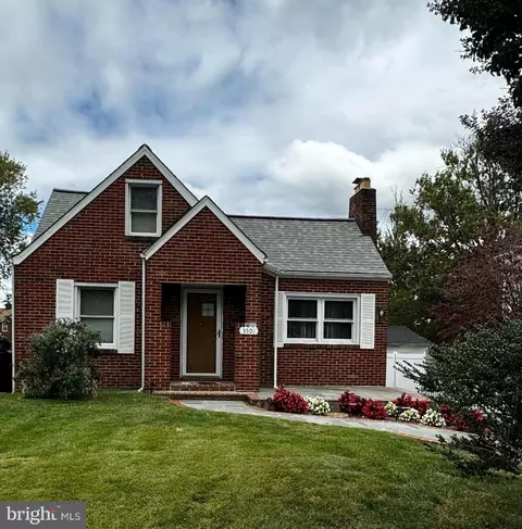 3501 7th St S, Arlington, VA 22204