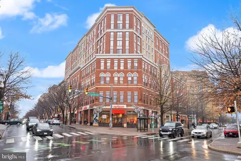 1220 N Fillmore St #602, Arlington, VA 22201