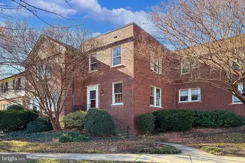 1600 S Barton St #747, Arlington, VA 22204