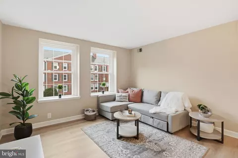 3059 S Buchanan St #B1, Arlington, VA 22206