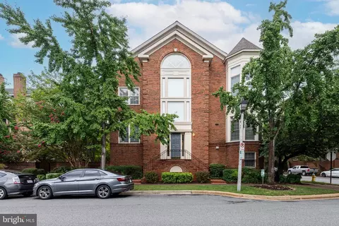 1500 N Colonial Ter, Arlington, VA 22209