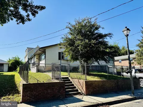 1942 S Lowell St, Arlington, VA 22204