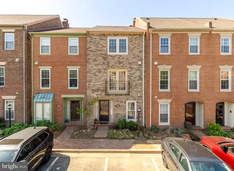 6701 Washington Blvd #D, Arlington, VA 22213