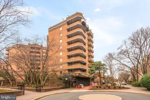 1050 N Stuart St #816, Arlington, VA 22201