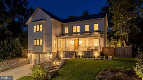 4283 38th St N, Arlington, VA 22207