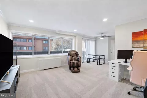 1506 S George Mason Dr #10, Arlington, VA 22204