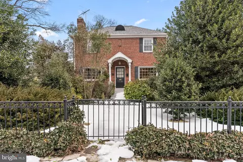 301 S Ivy St, Arlington, VA 22204