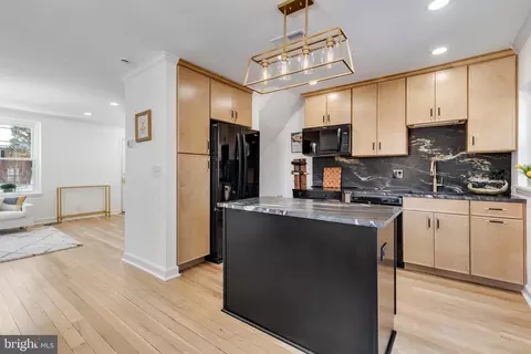 2935 S Columbus St, Arlington, VA 22206