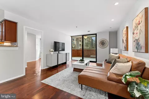 1001 N Vermont St N #103, Arlington, VA 22201
