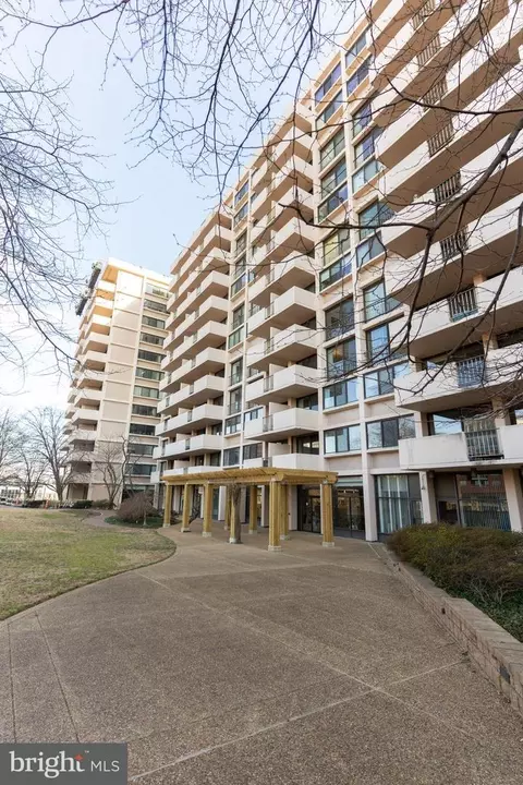 4141 N Henderson Rd #1116, Arlington, VA 22203