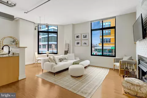 1201 N Garfield St #206, Arlington, VA 22201