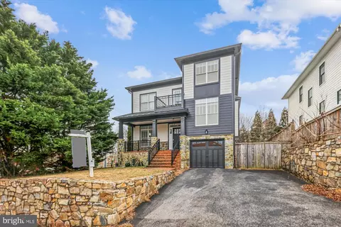 2500 12th St N, Arlington, VA 22201