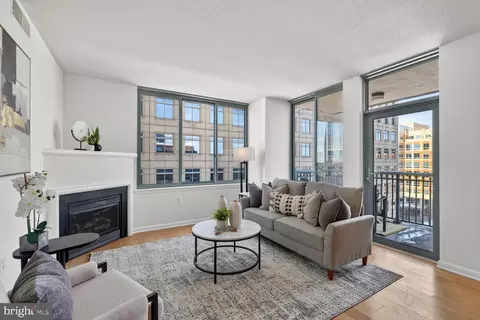 851 N Glebe Rd #817, Arlington, VA 22203