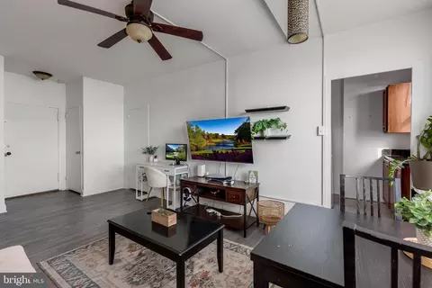 1121 Arlington Blvd #110, Arlington, VA 22209