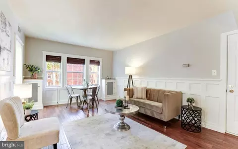1742 N Rhodes St #5-304, Arlington, VA 22201