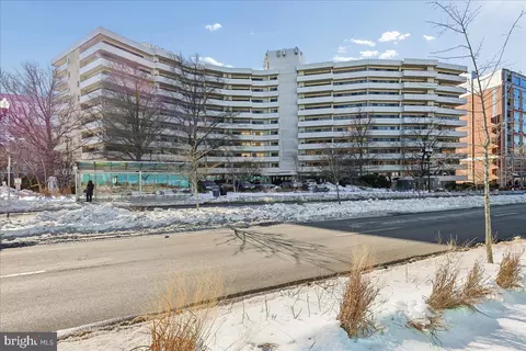 5300 Columbia Pike #112, Arlington, VA 22204
