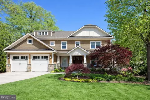 3651 N Harrison St N, Arlington, VA 22207