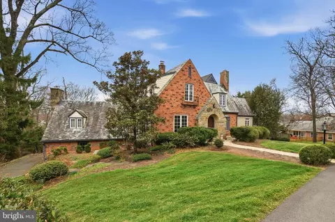 4800 Old Dominion Dr, Arlington, VA 22207