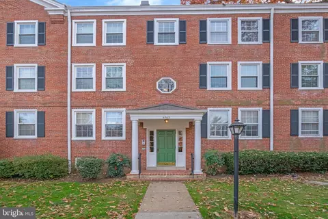 4862 28th St S #A1, Arlington, VA 22206