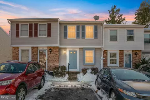 1638 10th St S, Arlington, VA 22204