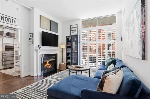 1201 N Garfield St #204, Arlington, VA 22201