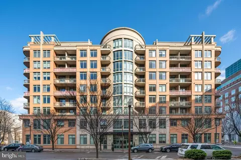 3625 10th St N #907, Arlington, VA 22201