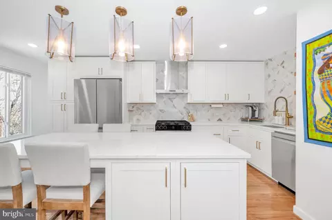 5025 7th Rd S #202, Arlington, VA 22204