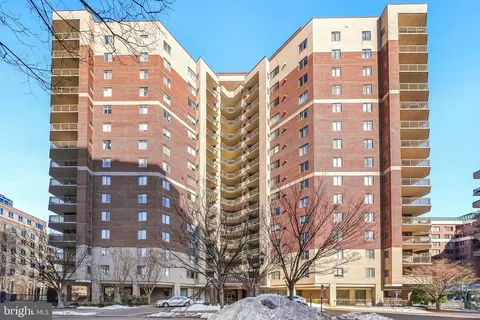 901 N Monroe St #1003, Arlington, VA 22201