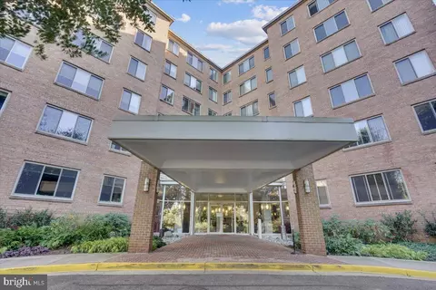 3000 Spout Run Pkwy #C605, Arlington, VA 22201