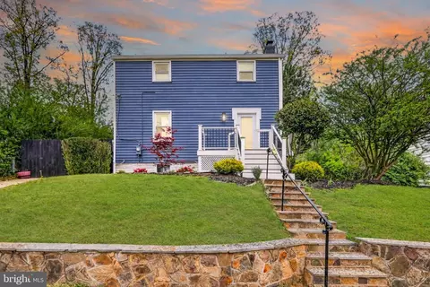 2213 S Dinwiddie St, Arlington, VA 22206