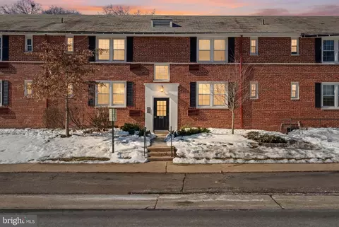 202 N George Mason Dr N #202-2, Arlington, VA 22203