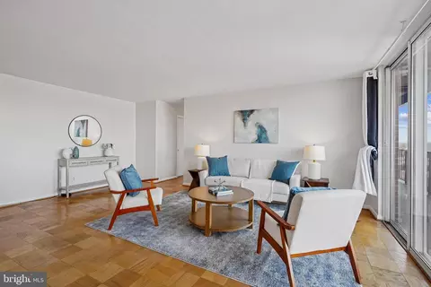 4343 Cherry Hill Rd #705, Arlington, VA 22207