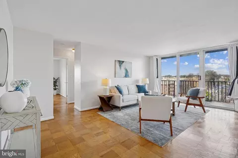 4343 Cherry Hill Rd #705, Arlington, VA 22207