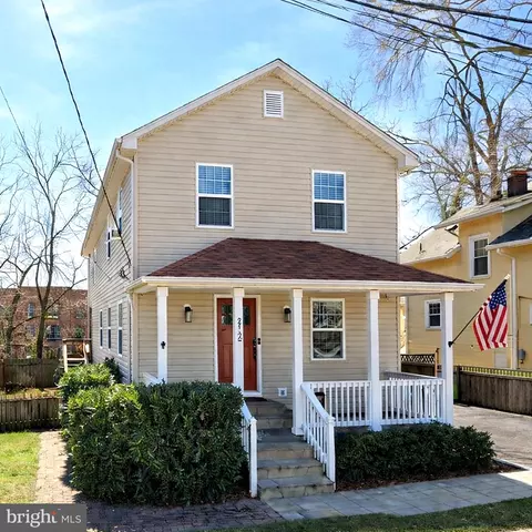 1720 14th St S, Arlington, VA 22204