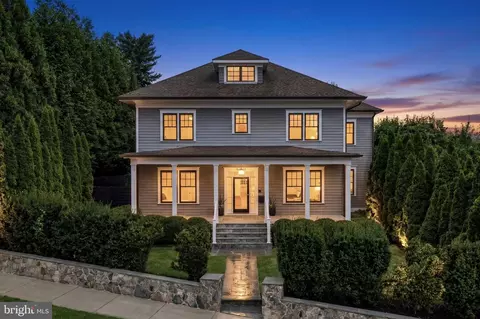 2361 N Edgewood St, Arlington, VA 22207