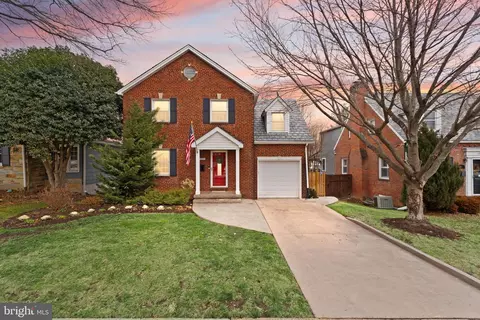 727 26th St S, Arlington, VA 22202